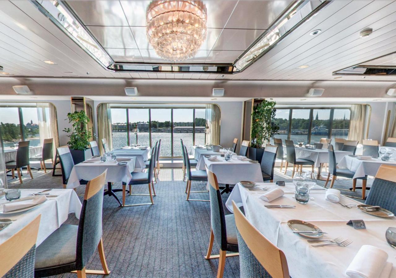 Viking Line Ferry Gabriella - One-Way Journey From Stockholm To Helsinki Hotel Bagian luar foto