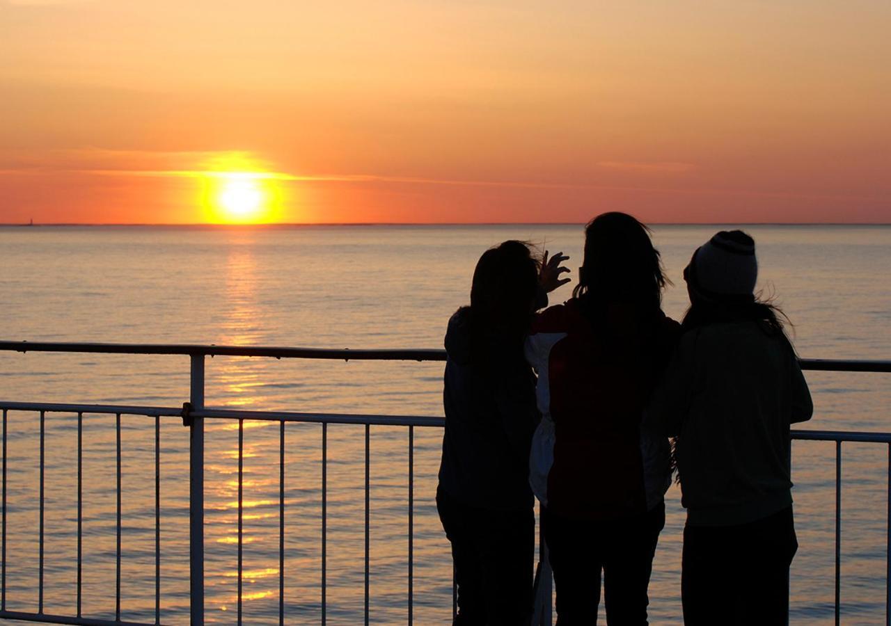 Viking Line Ferry Gabriella - One-Way Journey From Stockholm To Helsinki Hotel Bagian luar foto