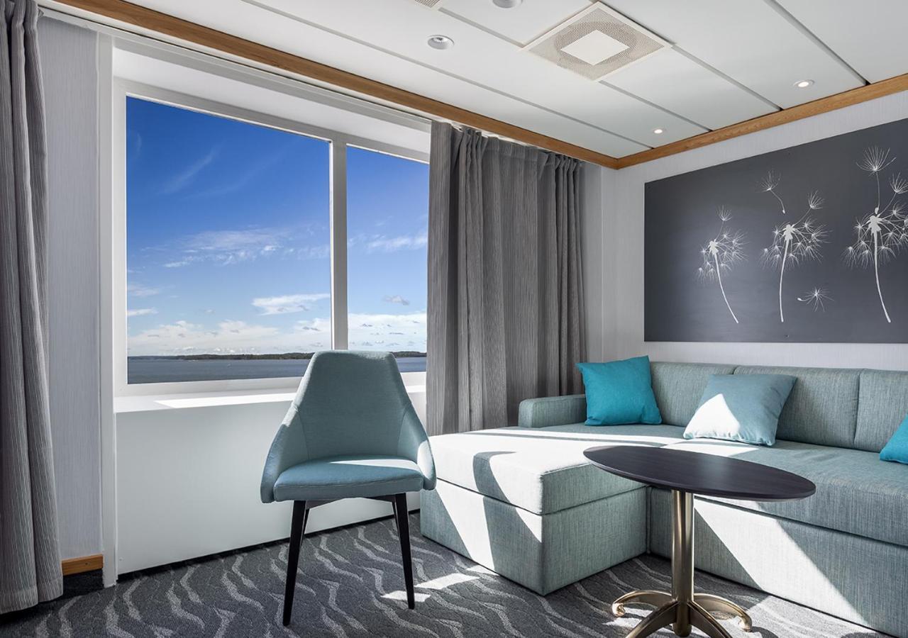 Viking Line Ferry Gabriella - One-Way Journey From Stockholm To Helsinki Hotel Bagian luar foto
